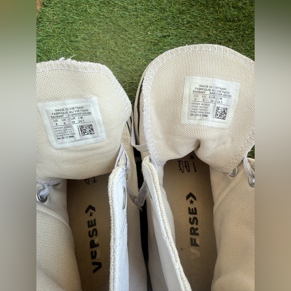 Converse Chuck Taylor Platform White High Top Sneakers | Women’s 8 / Men’s 6 - Picture 2 of 10